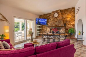 Villa, 3 Yatak Odası, Kişiye Özel Havuzlu | Oturma odası