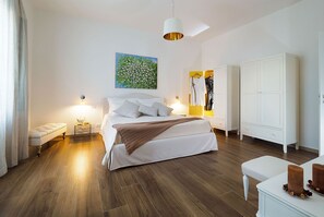5 chambres, fer et planche à repasser, lit parapluie, Wi-Fi gratuit