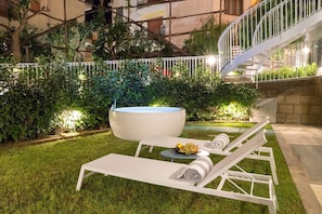Bain à remous extérieur