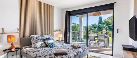 1 dormitorio, tabla de planchar con plancha, wifi gratis y ropa de cama