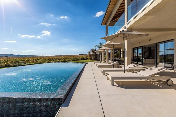 Piscine extérieure, piscine chauffée