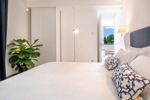 8 chambres, fer et planche à repasser, Wi-Fi gratuit