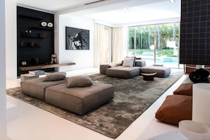 TV, stereo - My Rental Homes - Villa Sound luxury property with pool and privacy (San Jose)