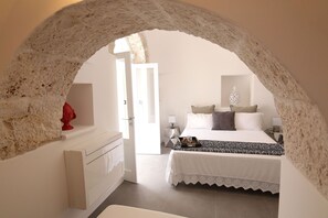 4 bedrooms, iron/ironing board, free WiFi