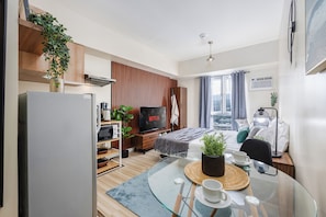 1 bedroom, iron/ironing board, WiFi, bed sheets