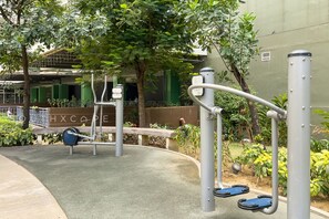 Children's area - Furnished Studio Condo Rental with WiFi, Netflix & Free Pool—Cebu IT Park (Cebu City)