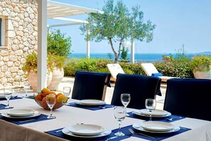Outdoor dining - Red Villa with pool, jacuzzi and sea view (Corfu)