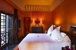 7 bedrooms, iron/ironing board, travel crib, free WiFi