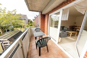 Outdoor dining - "Nordseetraum" - your retreat at the Deichkieker guesthouse - pets allowed (Wangerland)