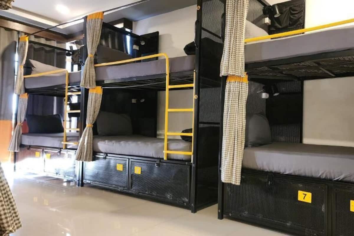 Sovsal - sovsal (män och kvinnor) - balkong (Bed in 8 Beds) | Gratis wi-fi och sängkläder