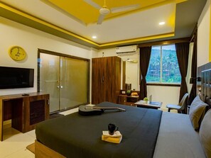 Superior Double Room with Balcony