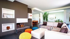 TV, fireplace, stereo - My Rental Homes - Villa Jamalu with jacuzzi, pool and garden (El Aïn)