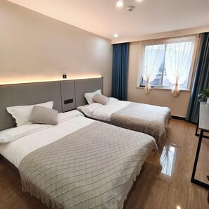 ห้องคอมฟอร์ทสวีท, เครื่องปรับอากาศ, วิวภูเขา | เครื่องนอนระดับพรีเมียม, ผ้านวมขนเป็ด, ห้องพักตกแต่งอย่างมีเอกลักษณ์