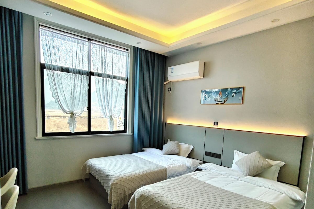 Standard Twin Room, Air conditioning, Hill View | Premium bedding, down comforters, desk, laptop workspace