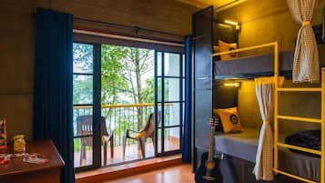 ๊ณต์ฉ ๋๋ฏธํ ๋ฆฌ, ๋จ๋
๊ณต์ฉ ๋๋ฏธํ ๋ฆฌ, ๊ณ๊ณก ์ ๋ง (6 Bed with Balcony) | ์นจ๋ ์ํธ