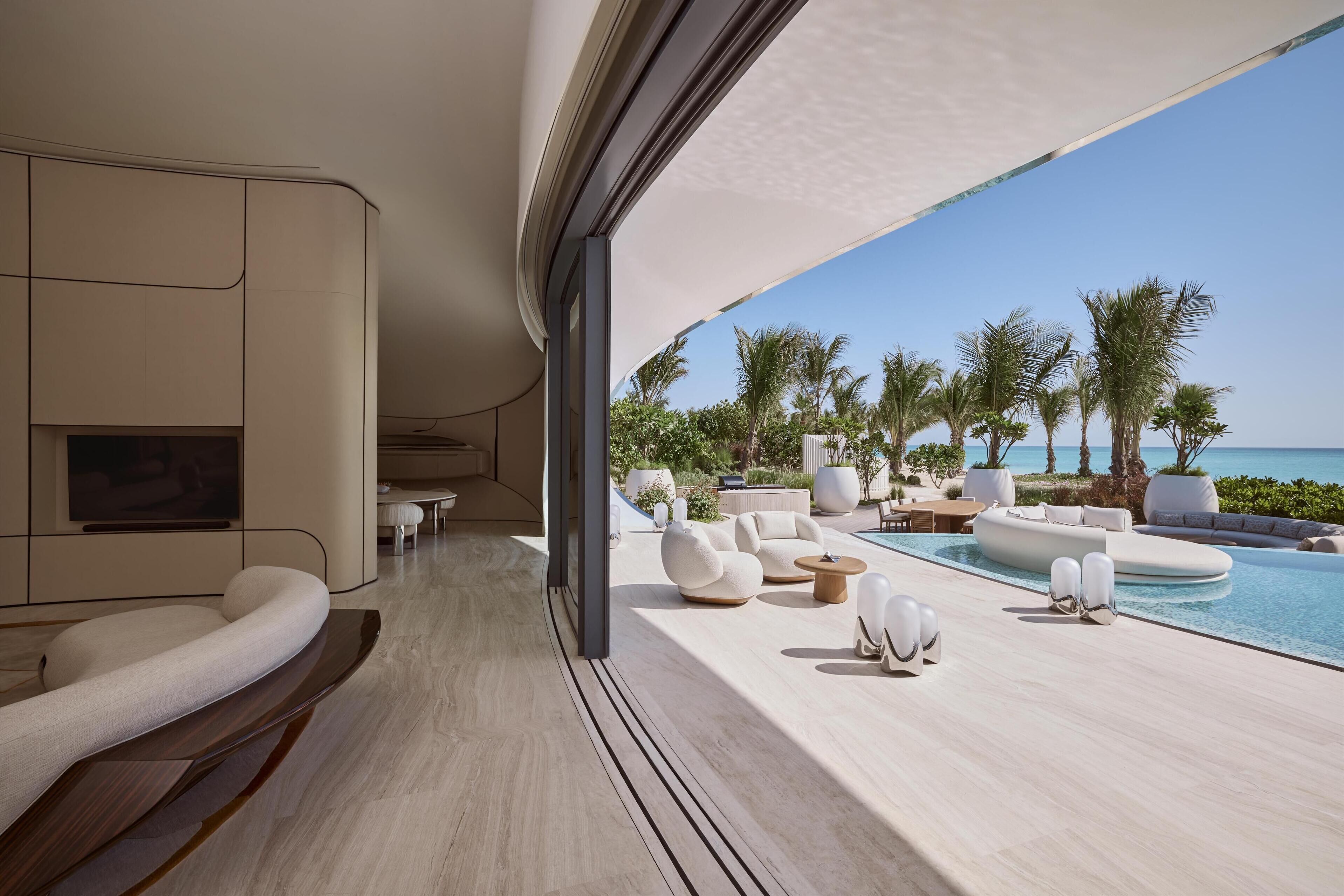 2 outdoor pools