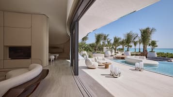 2 outdoor pools