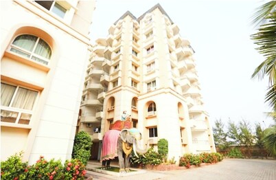 Hotel Red Stone Premium Near Sea Beach