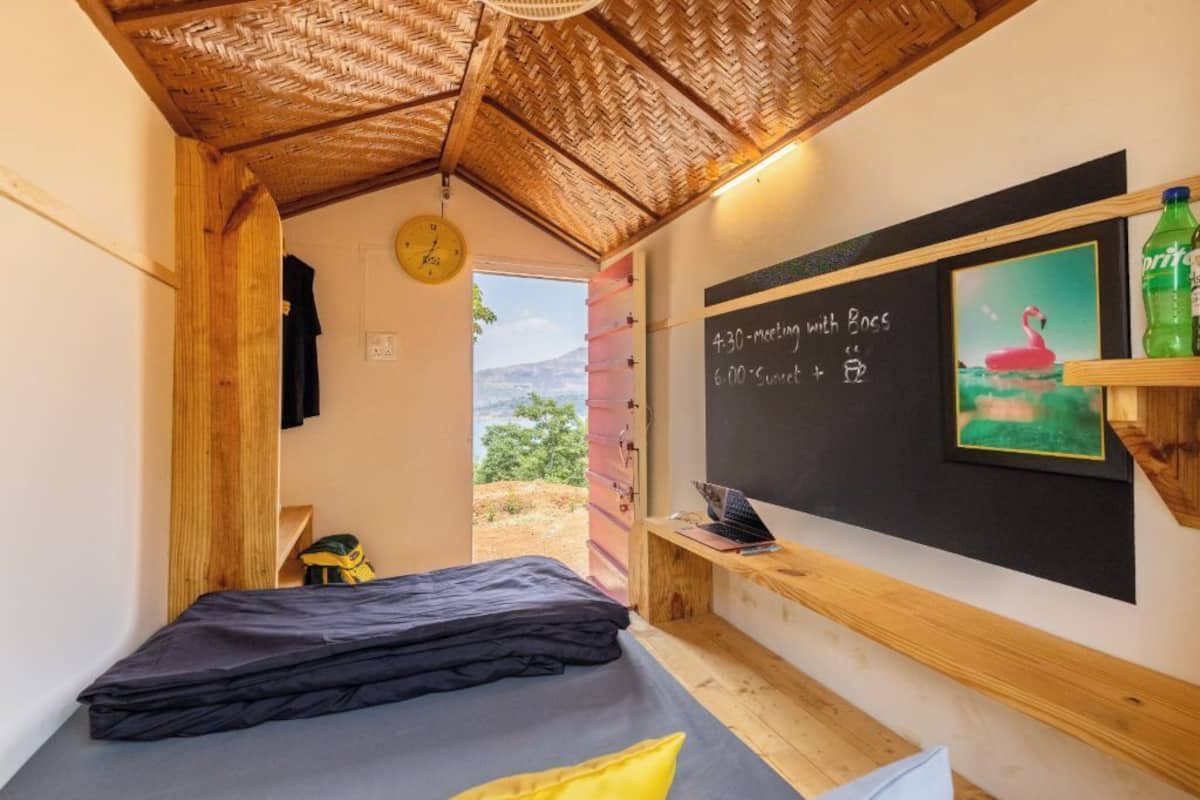 Standard Single Hut - External Shared Washroom