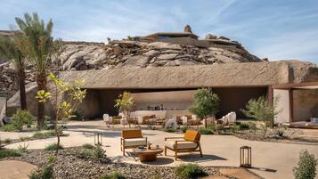 Poolside bar
