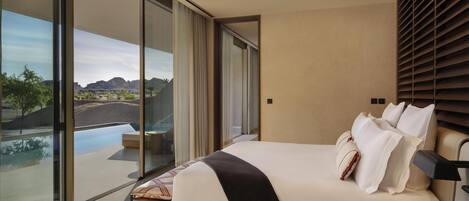 Ropa de cama de alta calidad, cubrecamas y artículos del minibar gratis