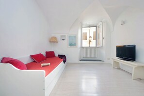 Apartment (1 Bedroom) | Living area