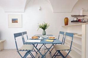 Apartment (1 Bedroom) | Dining room - Cimarra Apartment (Rome)
