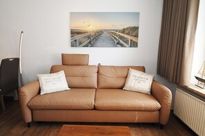 Fernseher, DVD-Player, Stereoanlage