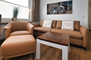 Fernseher, DVD-Player, Stereoanlage