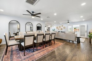 Dining - Cactus Oasis Vacation Rental | 5-BR House great for Bridal & Corp events, Scottsdale | Casita  • Heated Spa & Pool • Sun & Game Room (Scottsdale)