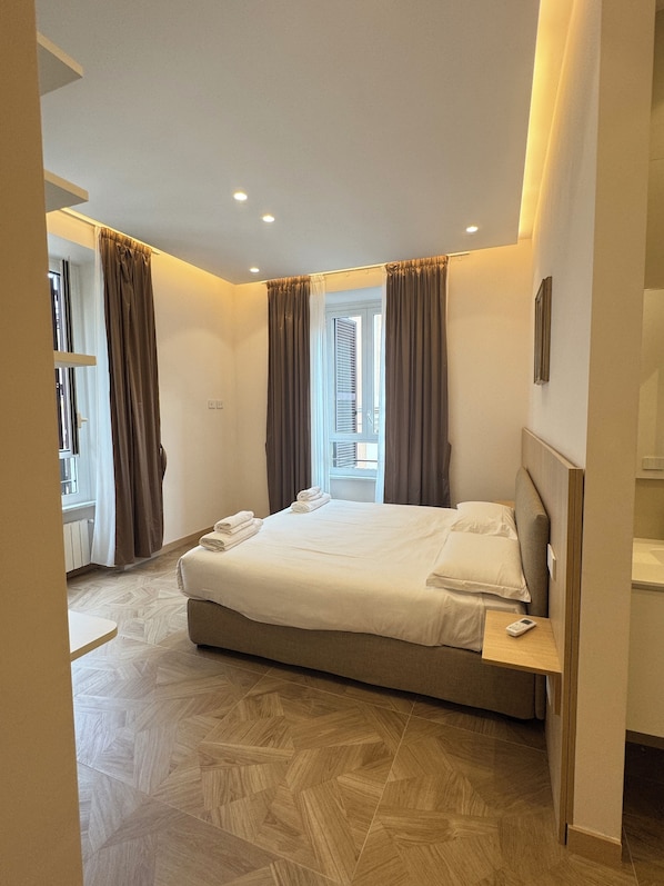 3 chambres, fer et planche à repasser, Wi-Fi, draps fournis