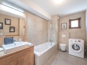 Hair dryer, towels - Modern 3-bedroom apartment, ski-in/ski-out, perfect for 6 people (Huez)