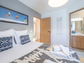 3 quartos, Wi-Fi de cortesia, roupa de cama