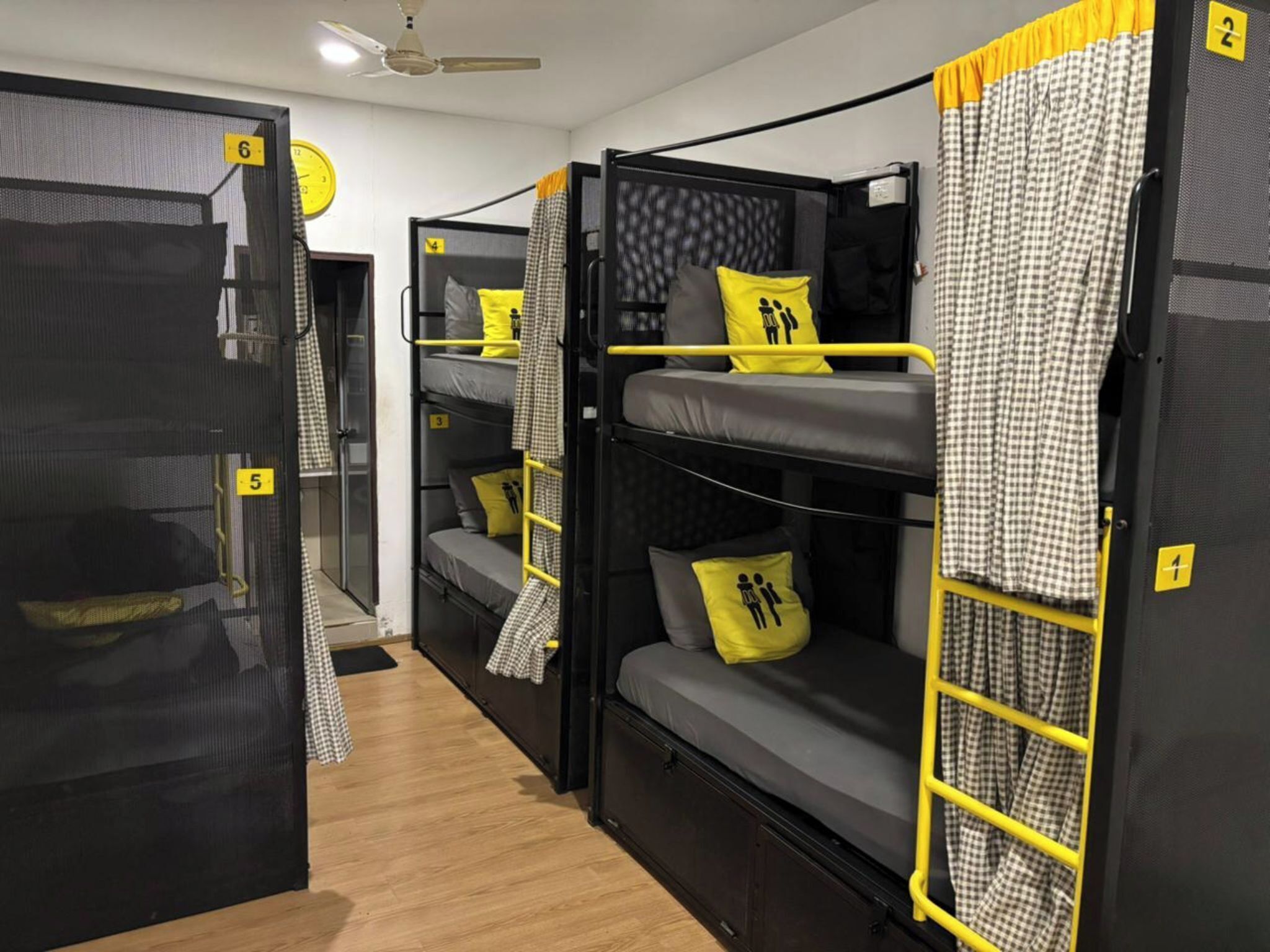 Dormitori compartit bàsic | Roba de llit 