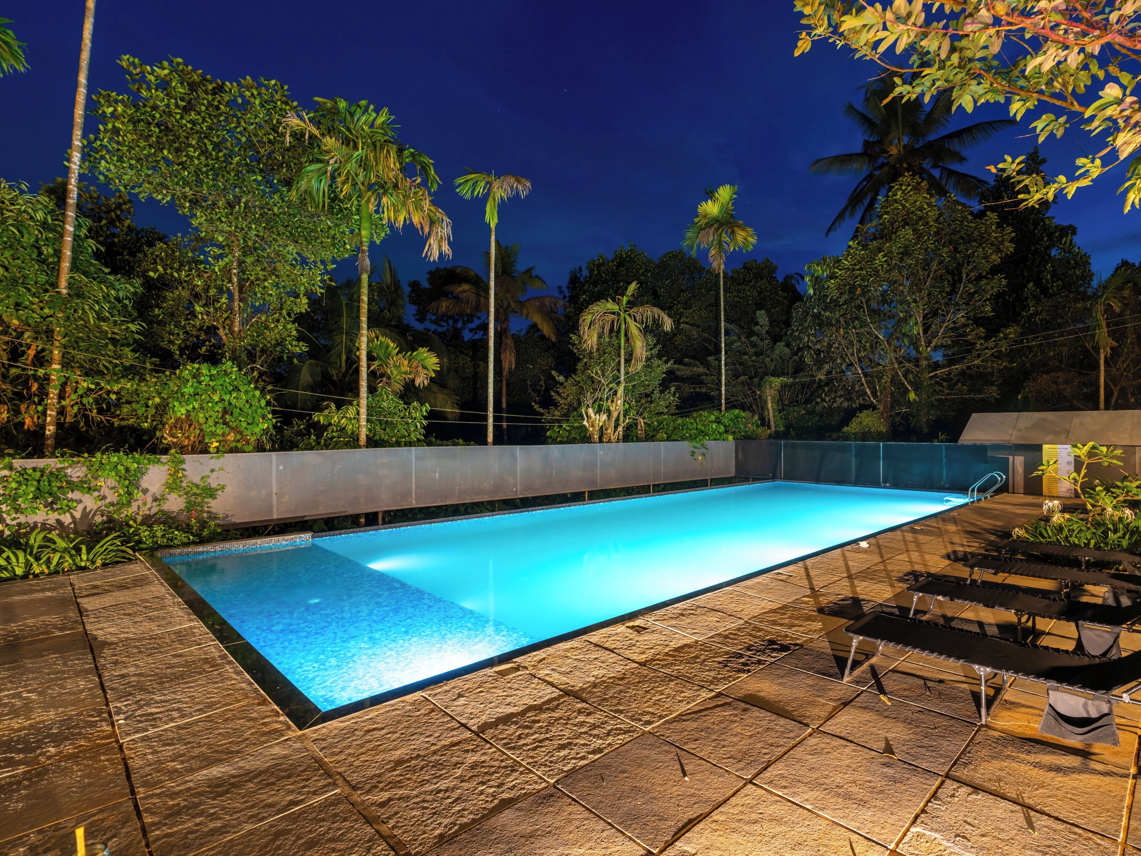 Kolam renang outdoor