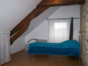 2 多间卧室、熨斗/熨衣板、旅行婴儿床、WiFi