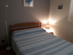 1 Schlafzimmer, Bügeleisen/Bügelbrett