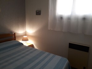 1 bedroom, iron/ironing board