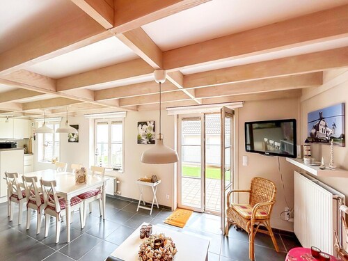 Charming Family Cottage With Garden