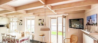 Charming Family Cottage With Garden