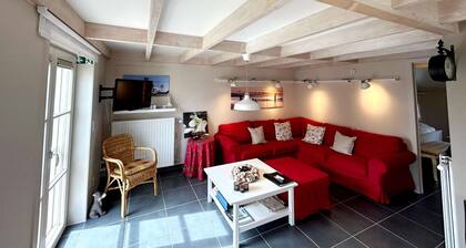 Charming Family Cottage With Garden