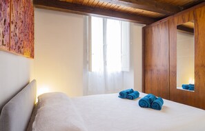1 chambre, fer et planche à repasser, Wi-Fi gratuit, draps fournis