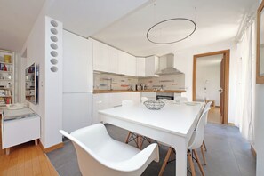 Appartement (3 Bedrooms) | Cuisine privée