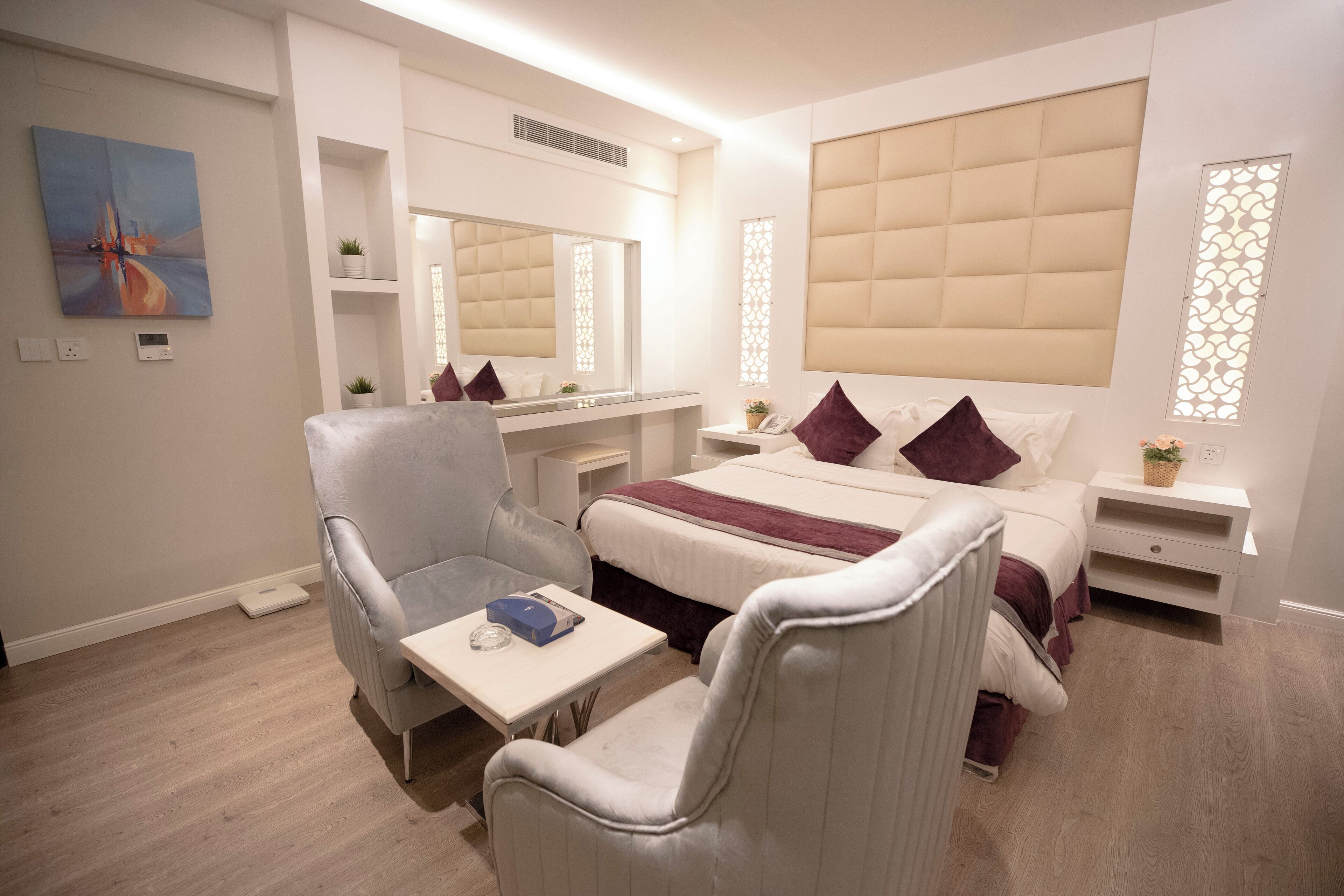 Junior Room, City View