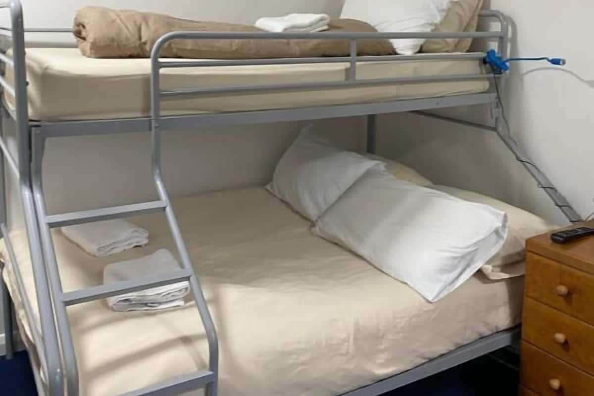 Family room with the bathroom room 27 | Iron/ironing board, free WiFi