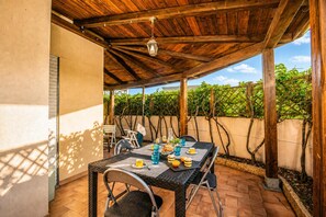 Tempat makan luar
