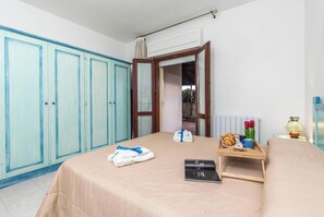 Family Apartment, Multiple Bedrooms, 2 Bathrooms (Scacciapensieri) | 3 bedrooms, free WiFi, bed sheets - Scacciapensieri (Olbia)