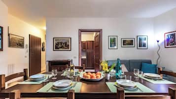 Appartamento familiare, camere multiple, 2 bagni (Scacciapensieri) | Pasti