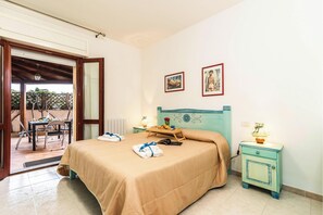 Family Apartment, Multiple Bedrooms, 2 Bathrooms (Scacciapensieri) | 3 bedrooms, free WiFi, bed sheets - Scacciapensieri (Olbia)