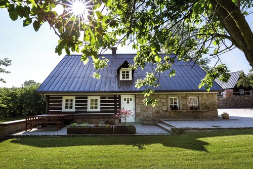 Dom Nad Wodospadem pod Snieznymi Kotlami